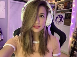 Top 20 Highest Paid Female Gamers in Esports