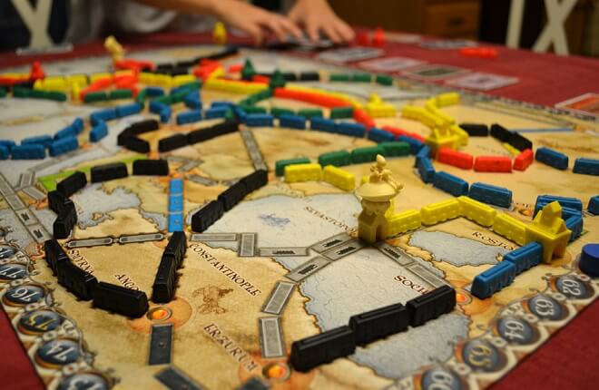 The 20 Best Two Player Board Games (Experts Agree)